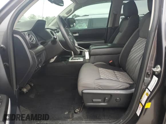 2019 Toyota Tundra SR5 с VIN 5TFDY5F19KX836732, выставлен на аукционе Copart как лот 81061655 с пробегом 87 093 миль миль и Списание • Salvage title. История ставок и продаж доступна на DreamBid. Изображение 7.