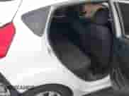 2014 Ford Fiesta S z VIN 3FADP4TJ1EM191222, wystawiony jako IAAI lot #42456575 z przebiegiem 110 969 mil mil oraz . Historia ofert i sprzedaży dostępna na DreamBid. Obrazek 8.