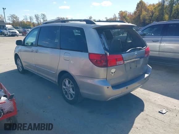 2004 Toyota Sienna XLE z VIN 5TDZA22C44S119793, wystawiony jako IAAI lot #43595212 z przebiegiem 213 234 mil mil oraz . Historia ofert i sprzedaży dostępna na DreamBid. Obrazek 3.
