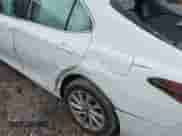 2023 Toyota Camry LE z VIN 4T1C11AKXPU770849, wystawiony jako IAAI lot #43338006 z przebiegiem 64 765 mil mil oraz . Historia ofert i sprzedaży dostępna na DreamBid. Obrazek 20.