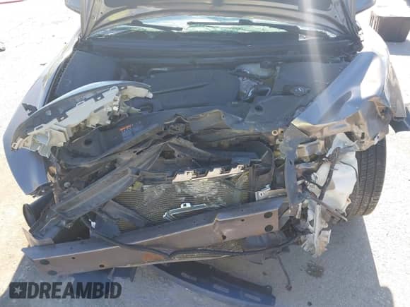 2012 Chevrolet Malibu 3LT z VIN 1G1ZF5E78CF119482, wystawiony jako IAAI lot #42305828 z przebiegiem 133 993 mil mil oraz . Historia ofert i sprzedaży dostępna na DreamBid. Obrazek 10.