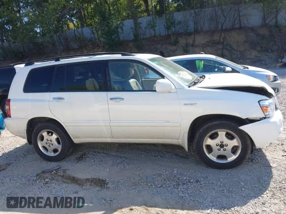 2006 Toyota Highlander z VIN JTEHP21A360184887, wystawiony jako IAAI lot #43103709 z przebiegiem 221 757 mil mil oraz . Historia ofert i sprzedaży dostępna na DreamBid. Obrazek 13.