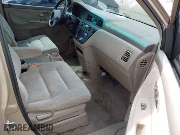 2001 Honda Odyssey EX с VIN 2HKRL18631H614025, выставлен на аукционе IAAI как лот 43384270 с пробегом 187 978 миль миль и . История ставок и продаж доступна на DreamBid. Изображение 5.