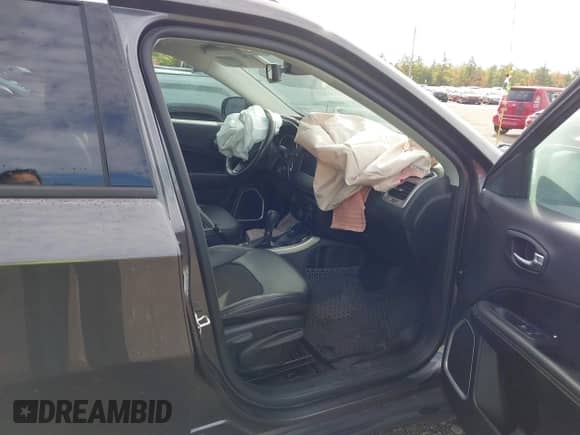 2021 Jeep Compass Altitude with VIN 3C4NJDBB2MT544968, listed as a IAAI auction lot 43290578 with 23,901 mi miles and . Bid and sale history available at DreamBid. Image 5.