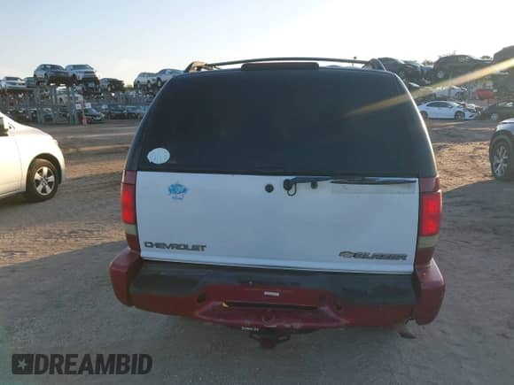 2002 Chevrolet Blazer LS with VIN 1GNDT13WX2K220579, listed as a IAAI auction lot 43106639 with 288,842 mi miles and . Bid and sale history available at DreamBid. Image 16.