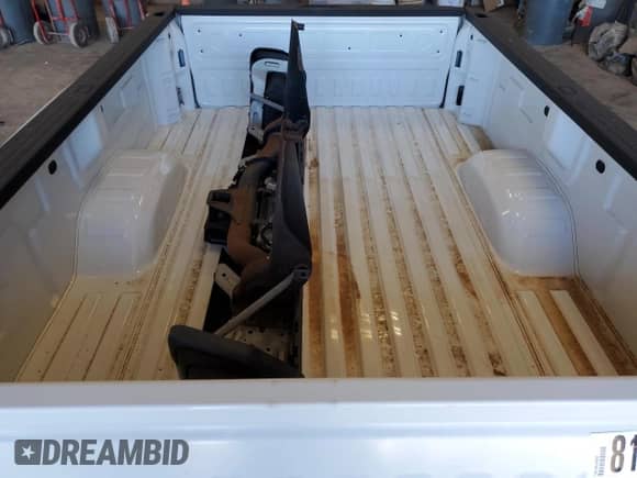 2021 Chevrolet Silverado 1500 z VIN BS81964744, wystawiony jako Copart lot #81964744 z przebiegiem Nie podano mil oraz Czysty tytuł • Clean title. Historia ofert i sprzedaży dostępna na DreamBid. Obrazek 7.
