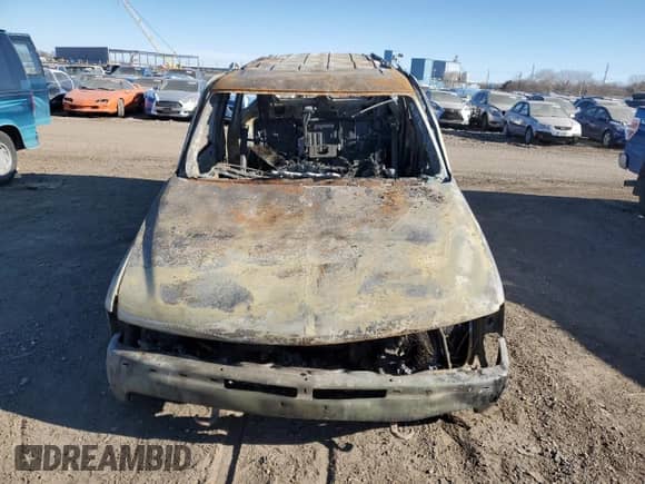 2004 Chevrolet Suburban LS с VIN 1GNFK16ZX4J106303, выставлен на аукционе Copart как лот 47078885 с пробегом Не указан миль и На запчасти • Non repairable. История ставок и продаж доступна на DreamBid. Изображение 5.