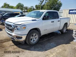 2023 Ram 1500 Big Horn z VIN 1C6RREBG4PN545935, wystawiony jako Copart lot #71986384 z przebiegiem 8 752 mil mil oraz Szkoda całkowita • Salvage title. Historia ofert i sprzedaży dostępna na DreamBid. Obrazek 1.