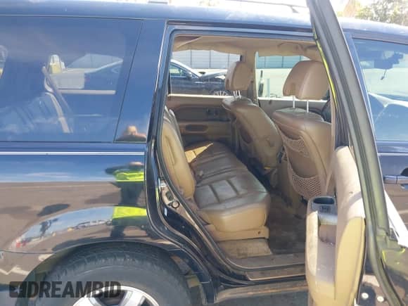 2006 Honda Pilot EX-L z VIN 5FNYF28506B016626, wystawiony jako IAAI lot #43056380 z przebiegiem 284 203 mil mil oraz . Historia ofert i sprzedaży dostępna na DreamBid. Obrazek 8.