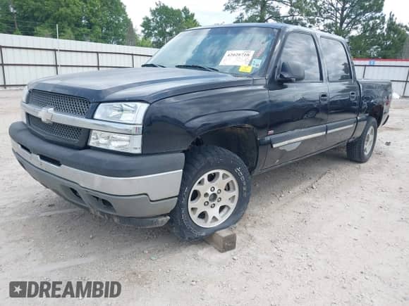 2005 Chevrolet Silverado 1500 LT with VIN 2GCEK13T551277184, listed as a IAAI auction lot 42028710 with Not provided miles and . Bid and sale history available at DreamBid. Image 2.