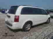 2010 Dodge Grand Caravan Hero z VIN 2D4RN3D11AR426786, wystawiony jako Copart lot #66708735 z przebiegiem 136 921 mil mil oraz Czysty tytuł • Clean title. Historia ofert i sprzedaży dostępna na DreamBid. Obrazek 3.