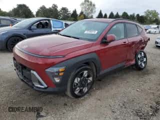 2024 Hyundai Kona SEL z VIN KM8HB3AB0RU137665, wystawiony jako Copart lot #73190374 z przebiegiem 1 423 mil mil oraz Szkoda całkowita • Salvage title. Historia ofert i sprzedaży dostępna na DreamBid. Obrazek 1.