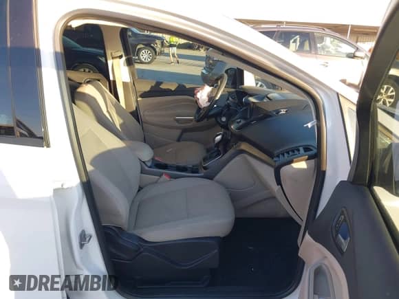 2017 Ford C-Max SE z VIN 1FADP5AU9HL118043, wystawiony jako IAAI lot #43463999 z przebiegiem 87 907 mil mil oraz . Historia ofert i sprzedaży dostępna na DreamBid. Obrazek 5.