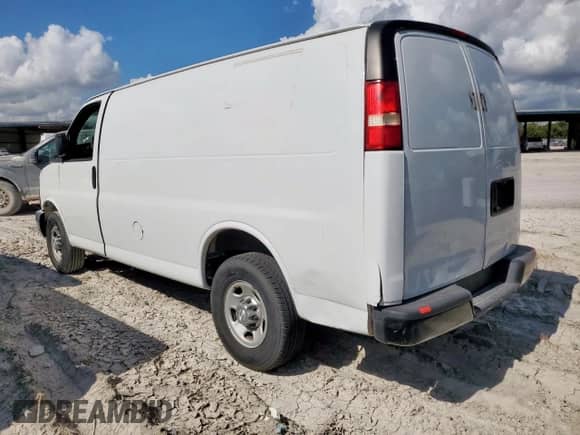 2015 Chevrolet Express Cargo z VIN 1GCWGFCF8F1154130, wystawiony jako Copart lot #85589955 z przebiegiem 101 000 mil mil oraz Czysty tytuł • Clean title. Historia ofert i sprzedaży dostępna na DreamBid. Obrazek 2.