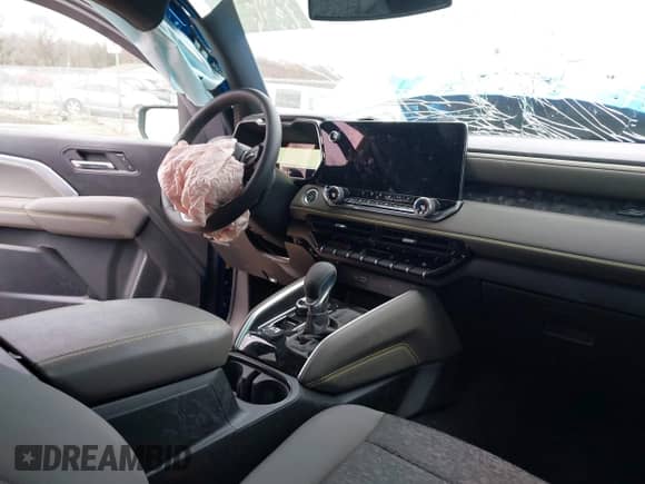 2024 Chevrolet Colorado 4WD ZR2 z VIN 1GCPTFEK2R1238183, wystawiony jako IAAI lot #41962774 z przebiegiem 4 286 mil mil oraz . Historia ofert i sprzedaży dostępna na DreamBid. Obrazek 5.