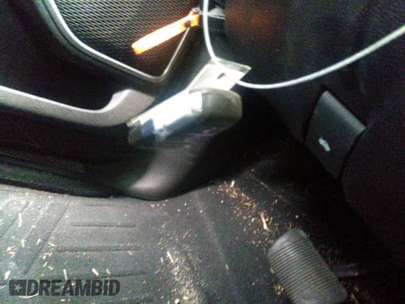 2020 Ram 1500 Laramie z VIN 1C6SRFJT7LN328900, wystawiony jako IAAI lot #42640032 z przebiegiem 81 581 mil mil oraz . Historia ofert i sprzedaży dostępna na DreamBid. Obrazek 11.