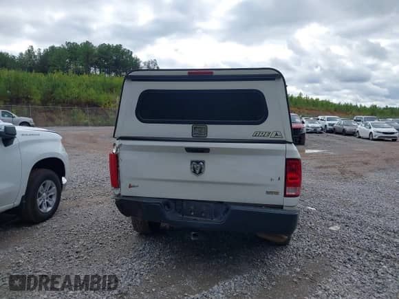 2016 Ram 1500 Express z VIN 1C6RR6FG9GS339706, wystawiony jako IAAI lot #43531673 z przebiegiem 201 358 mil mil oraz . Historia ofert i sprzedaży dostępna na DreamBid. Obrazek 16.