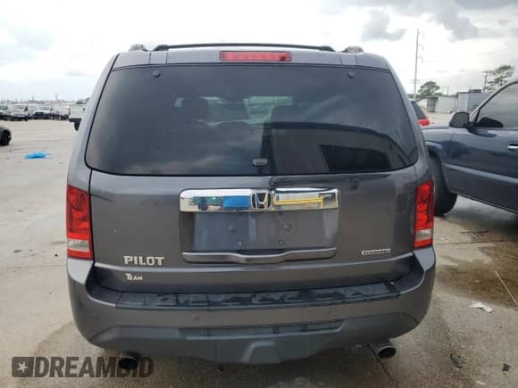 2015 Honda Pilot Touring с VIN 5FNYF3H97FB011917, выставлен на аукционе Copart как лот 54188775 с пробегом Не указан миль и На запчасти • Non repairable. История ставок и продаж доступна на DreamBid. Изображение 6.