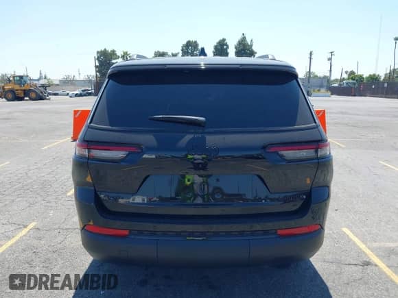 2025 Jeep Grand Cherokee Limited with VIN 1C4RJKBG1S8646906, listed as a IAAI auction lot 42466166 with 2,151 mi miles and . Bid and sale history available at DreamBid. Image 16.