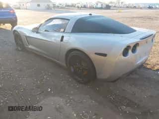 2005 Chevrolet Corvette z VIN 1G1YY24U755117551, wystawiony jako IAAI lot #43382935 z przebiegiem Nie podano mil oraz . Historia ofert i sprzedaży dostępna na DreamBid. Obrazek 3.