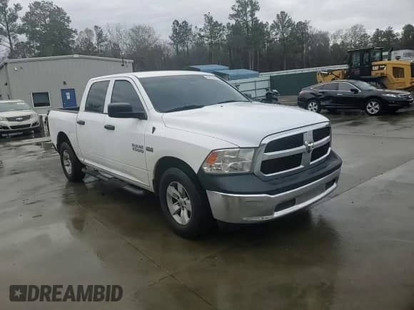 2018 Ram 1500 Express z VIN 1C6RR6KT5JS293947, wystawiony jako Copart lot #48893685 z przebiegiem 169 578 mil mil oraz Szkoda całkowita • Salvage title. Historia ofert i sprzedaży dostępna na DreamBid. Obrazek 13.