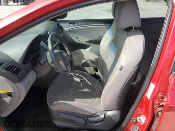 2017 Hyundai Accent SE z VIN KMHCT4AE2HU194200, wystawiony jako Copart lot #84270305 z przebiegiem 75 056 mil mil oraz Szkoda całkowita • Salvage title. Historia ofert i sprzedaży dostępna na DreamBid. Obrazek 7.