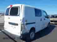 2015 Chevrolet City Express Cargo LS z VIN 3N63M0YN6FK700332, wystawiony jako IAAI lot #43157331 z przebiegiem 214 590 mil mil oraz . Historia ofert i sprzedaży dostępna na DreamBid. Obrazek 4.