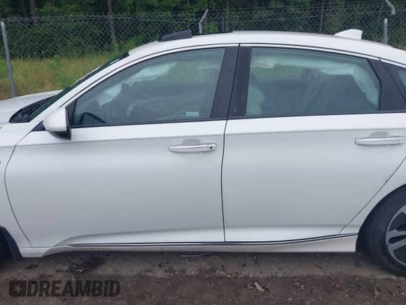2018 Honda Accord Touring z VIN 1HGCV3F98JA002436, wystawiony jako IAAI lot #42436735 z przebiegiem 171 779 mil mil oraz . Historia ofert i sprzedaży dostępna na DreamBid. Obrazek 14.