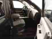 2010 Dodge 1500 SLT z VIN 1D7RV1CT8AS229218, wystawiony jako IAAI lot #41933706 z przebiegiem 155 964 mil mil oraz . Historia ofert i sprzedaży dostępna na DreamBid. Obrazek 5.