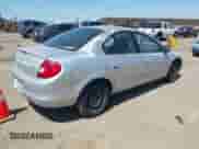 2000 Dodge Neon Highline z VIN 1B3ES46C4YD556519, wystawiony jako IAAI lot #42348856 z przebiegiem 183 923 mil mil oraz . Historia ofert i sprzedaży dostępna na DreamBid. Obrazek 4.