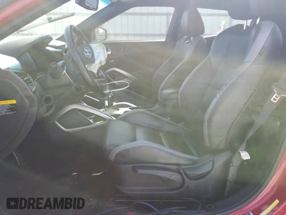 2016 Hyundai Veloster Turbo с VIN KMHTC6AE3GU255340, выставлен на аукционе Copart как лот 48560355 с пробегом 117 798 миль миль и Списание • Salvage title. История ставок и продаж доступна на DreamBid. Изображение 7.