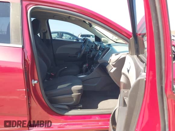 2014 Chevrolet Sonic LT с VIN 1G1JC6SB2E4132604, выставлен на аукционе IAAI как лот 42979564 с пробегом Не указан миль и . История ставок и продаж доступна на DreamBid. Изображение 5.