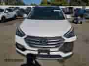 2017 Hyundai Santa Fe Ultimate с VIN 5XYZWDLAXHG447314, выставлен на аукционе Copart как лот 85910775 с пробегом 121 017 миль миль и Списание • Salvage title. История ставок и продаж доступна на DreamBid. Изображение 5.