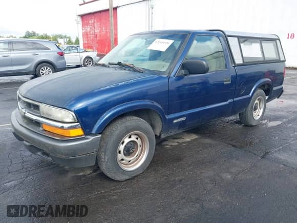 2000 Chevrolet S-10 с VIN 1GCCS1450YK233430, выставлен на аукционе IAAI как лот 42245220 с пробегом 141 469 миль миль и . История ставок и продаж доступна на DreamBid. Изображение 2.