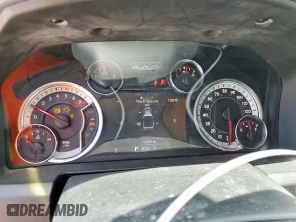 2019 Ram 1500 Big Horn z VIN 1C6RR6GT9KS697702, wystawiony jako Copart lot #66823015 z przebiegiem 123 247 mil mil oraz Szkoda całkowita • Salvage title. Historia ofert i sprzedaży dostępna na DreamBid. Obrazek 9.