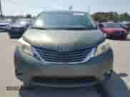 2012 Toyota Sienna XLE with VIN 5TDYK3DC8CS176623, listed as a Copart auction lot 80257225 with 262,472 mi miles and Salvage title. Bid and sale history available at DreamBid. Image 5.