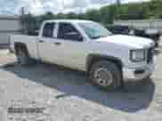 2018 GMC Sierra 1500 z VIN 1GTR1LEC9JZ290471, wystawiony jako Copart lot #62568305 z przebiegiem 242 739 mil mil oraz Czysty tytuł • Clean title. Historia ofert i sprzedaży dostępna na DreamBid. Obrazek 4.