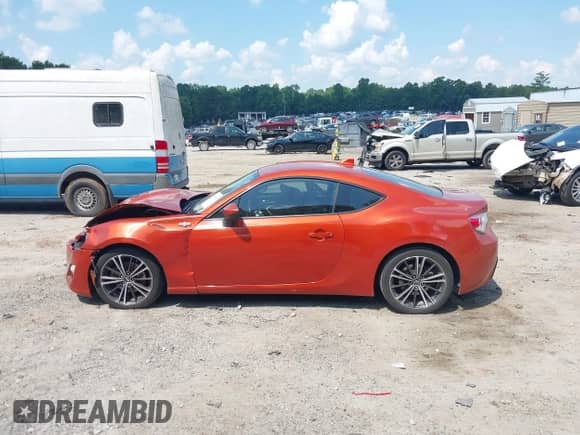 2016 Scion FR-S z VIN JF1ZNAA10G8701483, wystawiony jako IAAI lot #42562898 z przebiegiem 165 514 mil mil oraz . Historia ofert i sprzedaży dostępna na DreamBid. Obrazek 14.