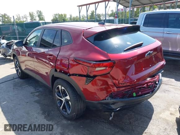 2025 Chevrolet Trax 1RS с VIN KL77LGEP6SC300788, выставлен на аукционе IAAI как лот 43183710 с пробегом 1 431 миль миль и . История ставок и продаж доступна на DreamBid. Изображение 3.