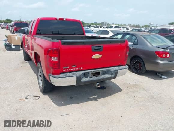 2011 Chevrolet Silverado 1500 LT z VIN 1GCRCSEA6BZ180465, wystawiony jako IAAI lot #42301380 z przebiegiem 80 825 mil mil oraz . Historia ofert i sprzedaży dostępna na DreamBid. Obrazek 3.