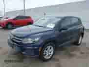 2013 Volkswagen Tiguan SE z VIN WVGAV3AX9DW613283, wystawiony jako IAAI lot #41954359 z przebiegiem 147 525 mil mil oraz . Historia ofert i sprzedaży dostępna na DreamBid. Obrazek 2.