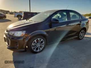 2017 Chevrolet Sonic LT z VIN 1G1JD5SB1H4125302, wystawiony jako Copart lot #89701175 z przebiegiem 138 734 mil mil oraz Czysty tytuł • Clean title. Historia ofert i sprzedaży dostępna na DreamBid. Obrazek 1.