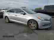 2015 Hyundai Sonata SE z VIN 5NPE24AF4FH224121, wystawiony jako Copart lot #80925645 z przebiegiem 87 744 mil mil oraz Szkoda całkowita • Salvage title. Historia ofert i sprzedaży dostępna na DreamBid. Obrazek 4.