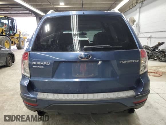 2011 Subaru Forester X Touring z VIN JF2SHBGCXBH773156, wystawiony jako Copart lot #89638955 z przebiegiem 141 531 mil mil oraz Czysty tytuł • Clean title. Historia ofert i sprzedaży dostępna na DreamBid. Obrazek 6.