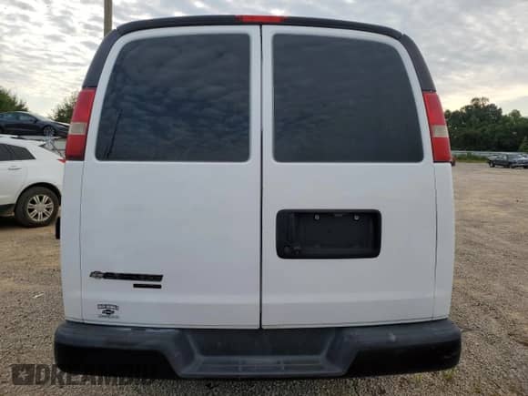 2016 Chevrolet Express Cargo с VIN 1GCWGAFF5G1202232, выставлен на аукционе Copart как лот 66968175 с пробегом 174 635 миль миль и Чистый • Clean title. История ставок и продаж доступна на DreamBid. Изображение 6.
