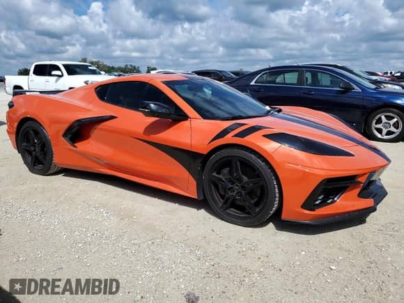 2021 Chevrolet Corvette 2LT z VIN 1G1YB2D42M5112127, wystawiony jako Copart lot #73913924 z przebiegiem 7 040 mil mil oraz Nie do naprawy • Non repairable. Historia ofert i sprzedaży dostępna na DreamBid. Obrazek 4.