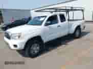 2015 Toyota Tacoma PreRunner z VIN 5TFTX4GN5FX050992, wystawiony jako IAAI lot #42655156 z przebiegiem 66 502 mil mil oraz . Historia ofert i sprzedaży dostępna na DreamBid. Obrazek 20.