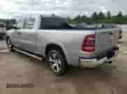 2020 Ram 1500 Laramie z VIN 1C6SRFRTXLN153613, wystawiony jako Copart lot #57572185 z przebiegiem 31 796 mil mil oraz Szkoda całkowita • Salvage title. Historia ofert i sprzedaży dostępna na DreamBid. Obrazek 2.
