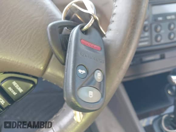 1998 Honda Accord EX z VIN 1HGCG1655WA006723, wystawiony jako IAAI lot #42805496 z przebiegiem 150 776 mil mil oraz . Historia ofert i sprzedaży dostępna na DreamBid. Obrazek 11.