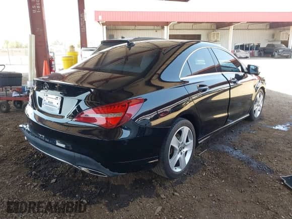 2018 Mercedes-Benz CLA 250 с VIN WDDSJ4EB5JN537027, выставлен на аукционе IAAI как лот 42731984 с пробегом 123 871 миль миль и . История ставок и продаж доступна на DreamBid. Изображение 4.